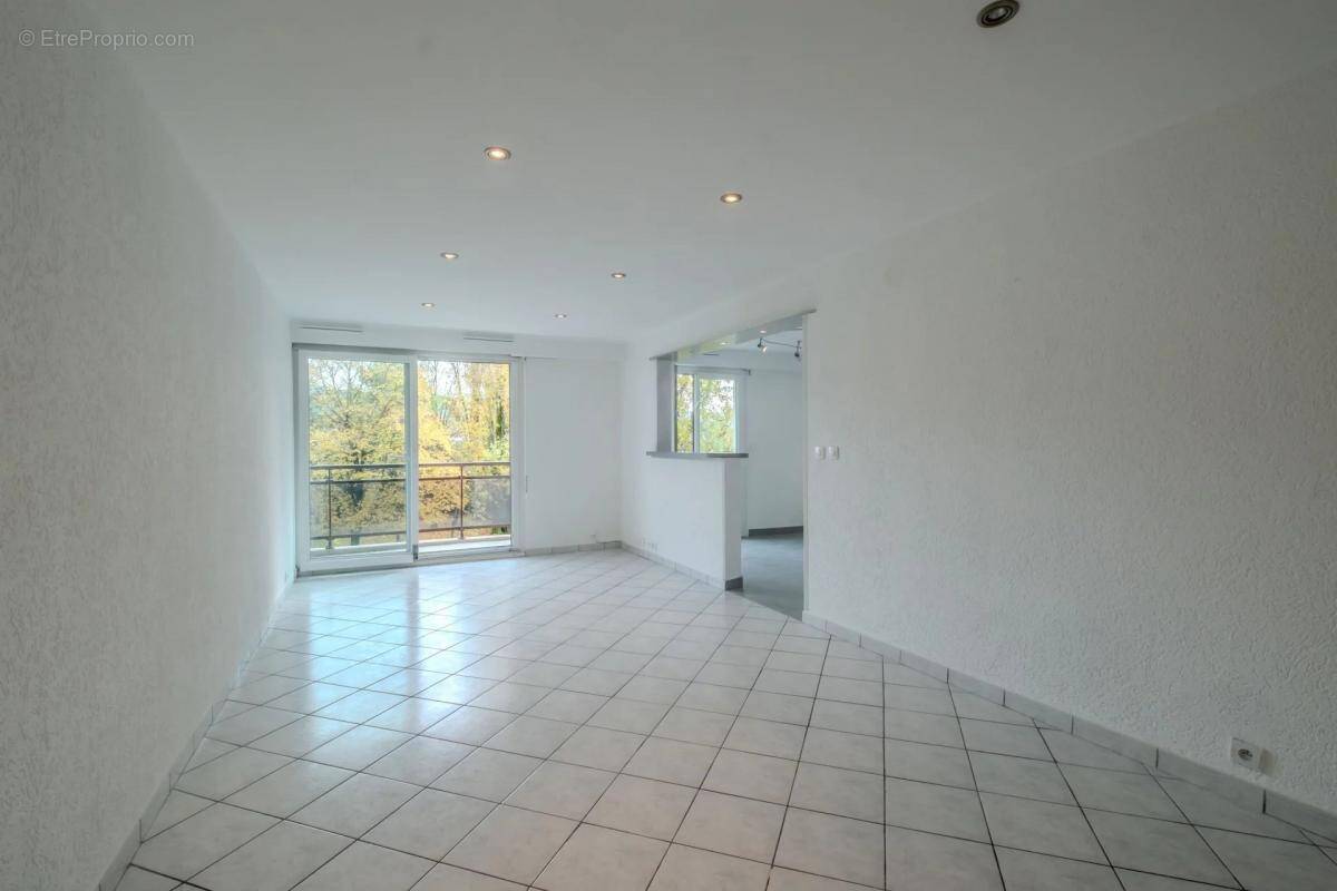 Appartement à DOUVAINE