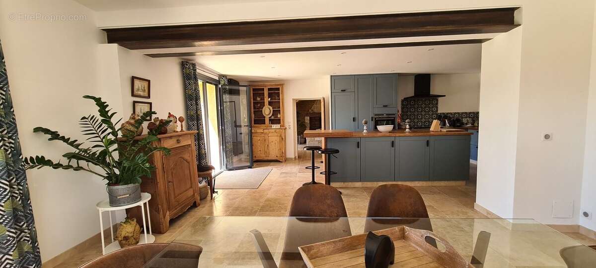 Maison à SAINT-QUENTIN-LA-POTERIE