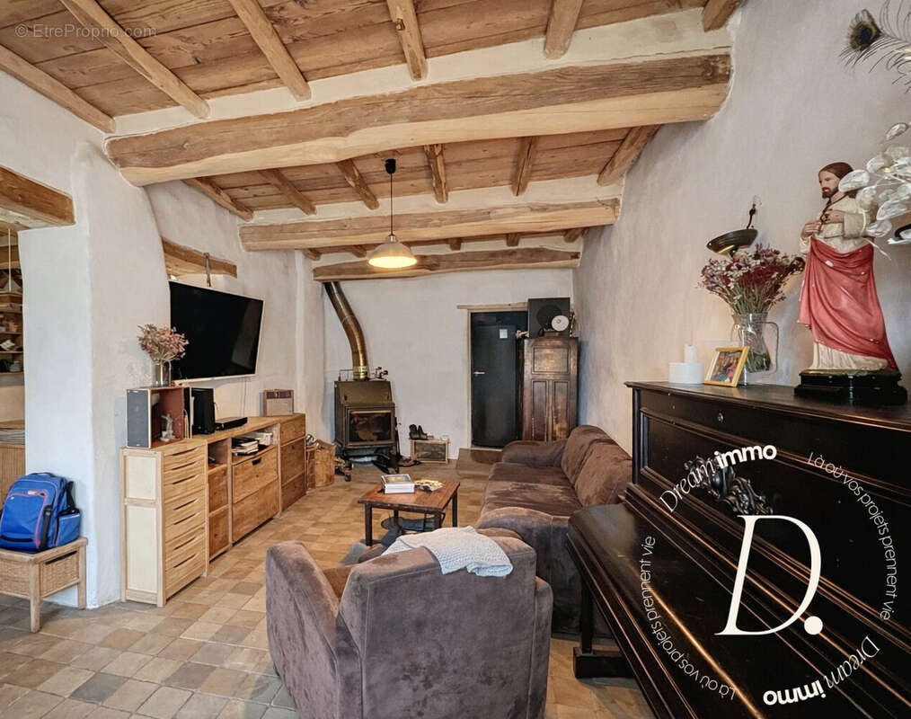 Maison à SAINT-LAURENT-DE-CERDANS