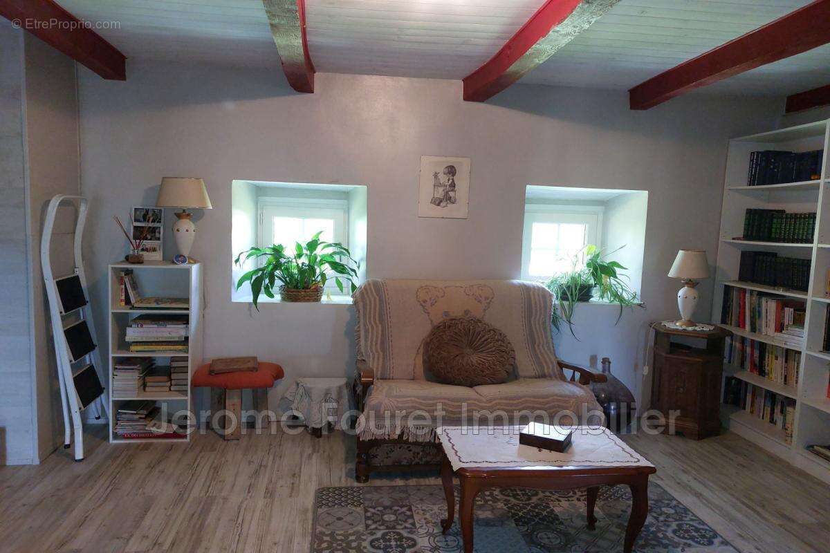 Maison à SAINT-BONNET-PRES-BORT