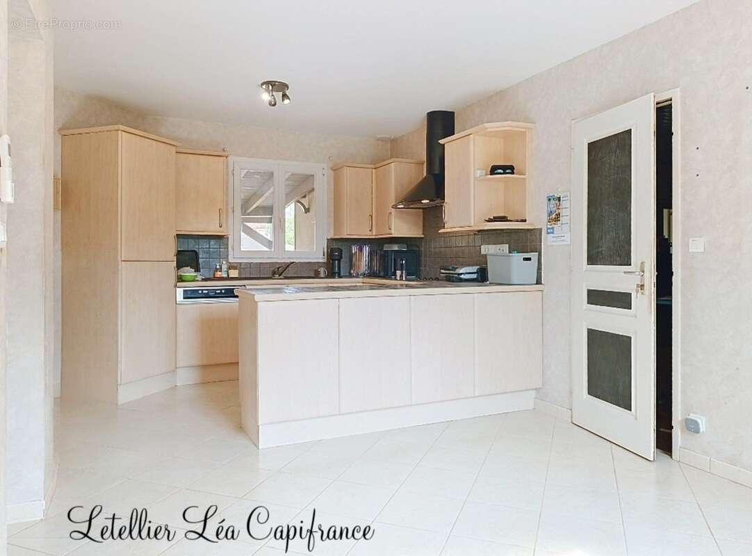 Maison à vendre 7 pièces SAINT GELAIS (79) - photo 7