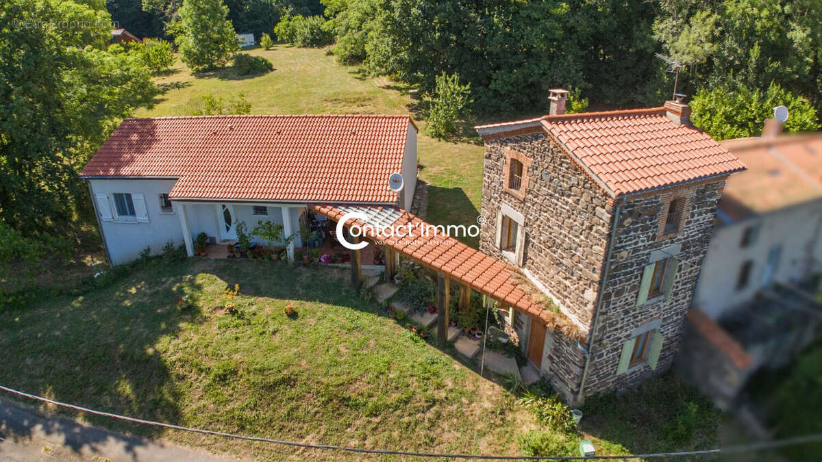 Maison à MONTMORIN
