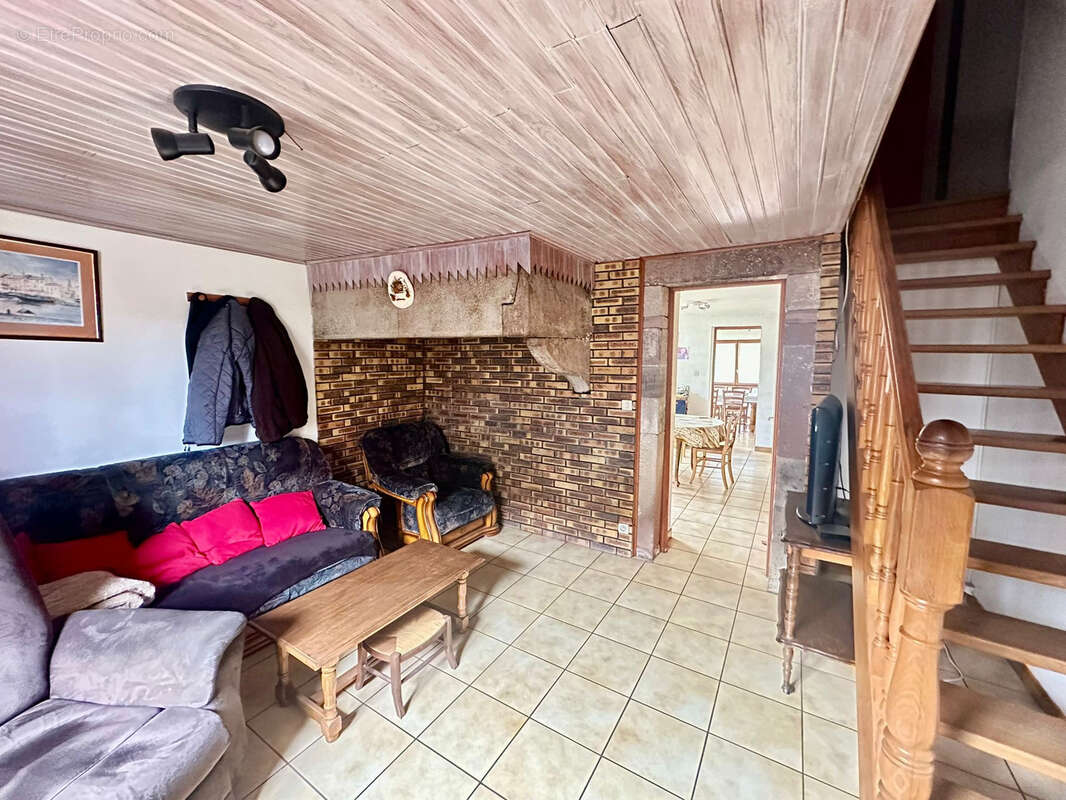 Maison à SAINT-BRESSON