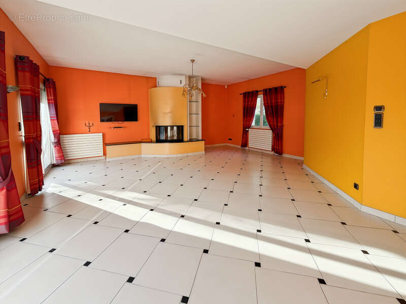 Maison à LE MESNIL-ESNARD