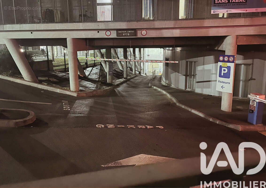 Photo 3 - Parking à PARIS-10E