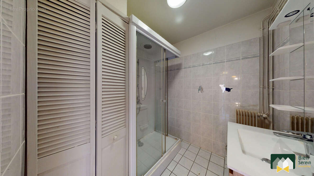 Salle de bains  - Appartement à LUCE