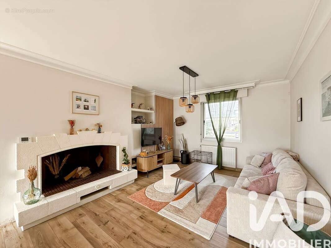 Maison 126 m² à Saint-Jacques-De-La-Lande  - photo 4