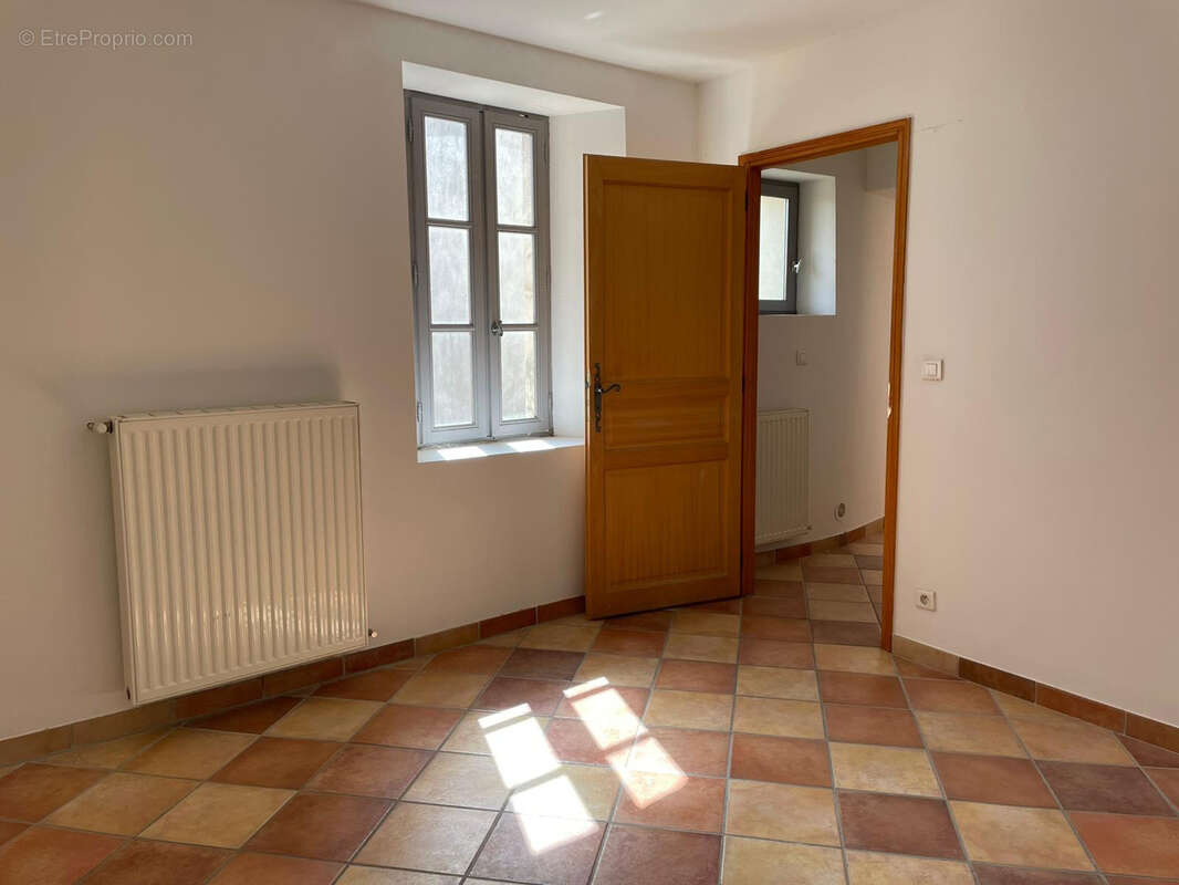 Appartement T2 Rénové - idéal 1er achat - photo 4
