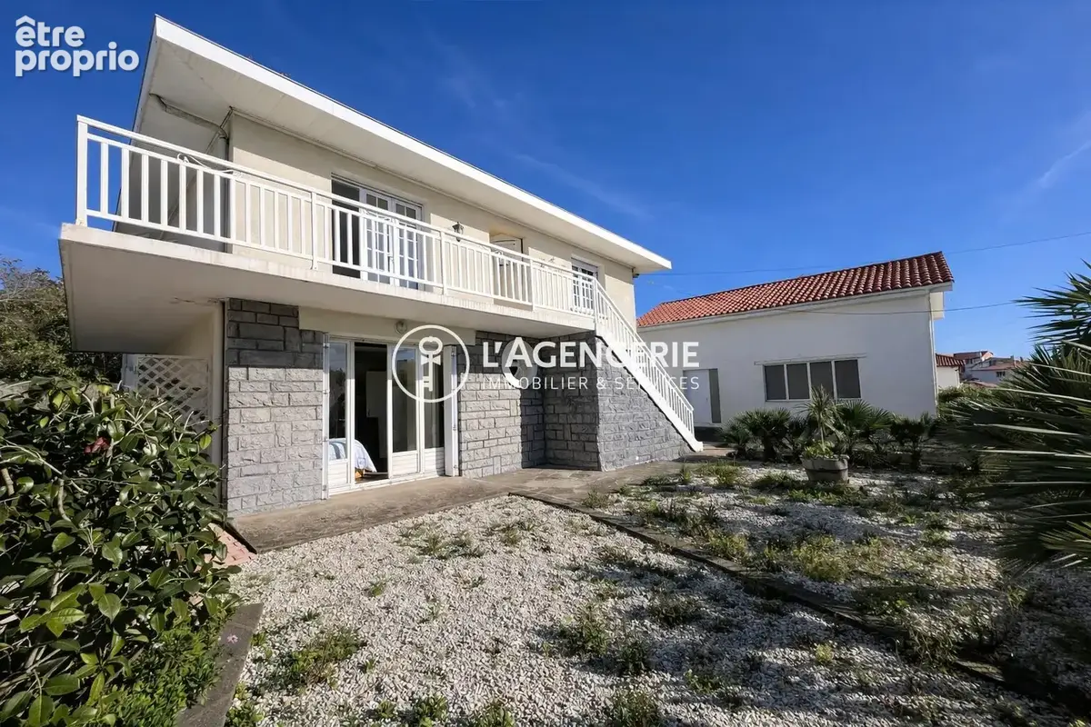 Maison 260 m² à Biarritz  - photo 1
