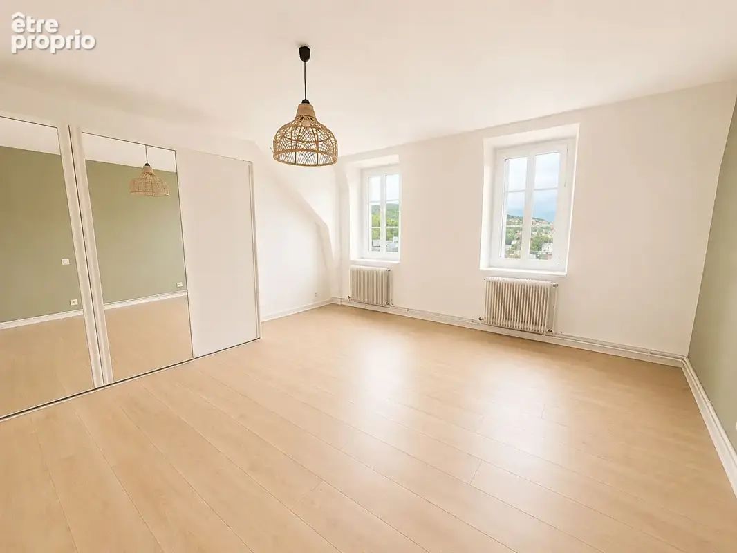 Appartement T4, 82 m2 rénové en dernier étage - photo 3