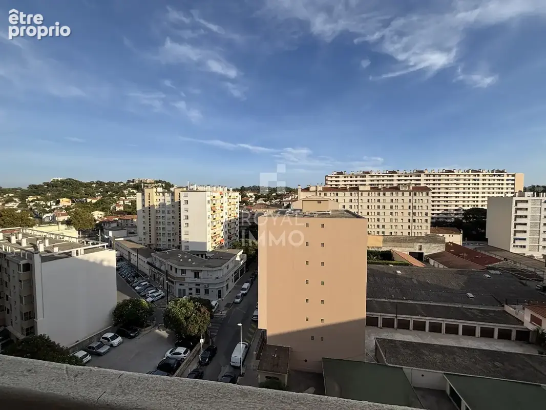 Appartement 3 chambres avec 2 balcons, loggia et cave - photo 2