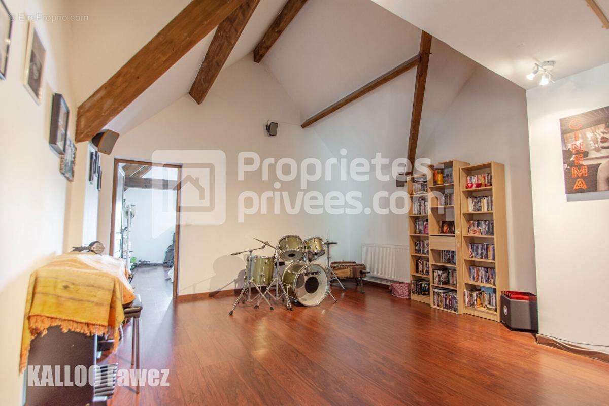 Maison à LE COUDRAY-MONTCEAUX