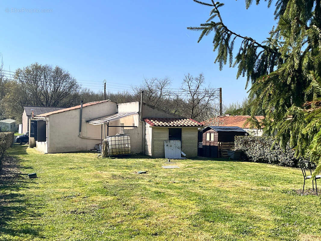 Maison à SAINT-CHRISTOPHE-DU-LIGNERON