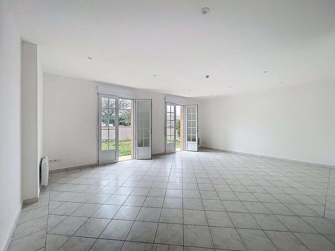 Maison à DREMIL-LAFAGE