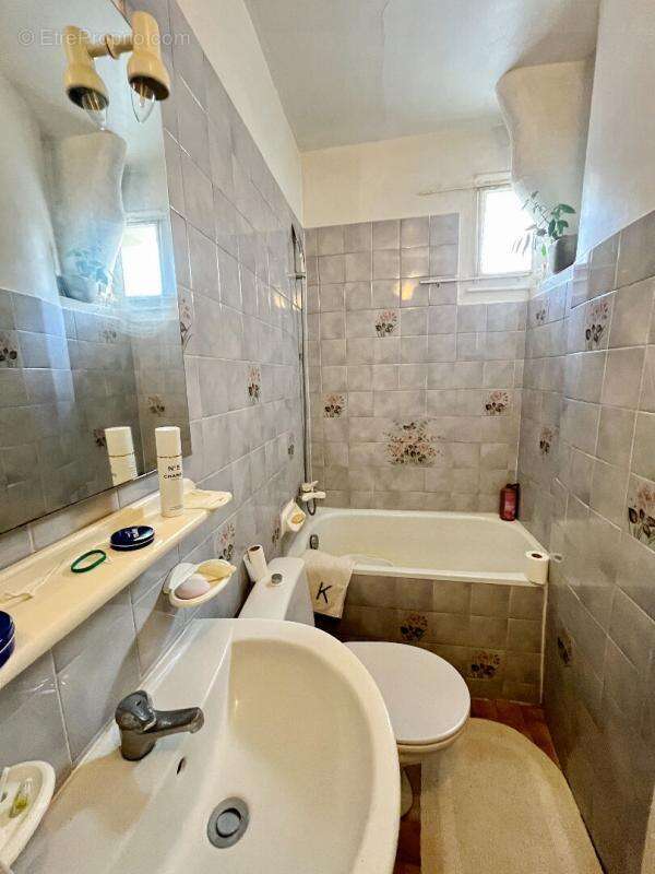 Appartement à LEVALLOIS-PERRET