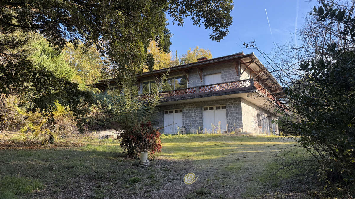 Maison à AIGUILLON