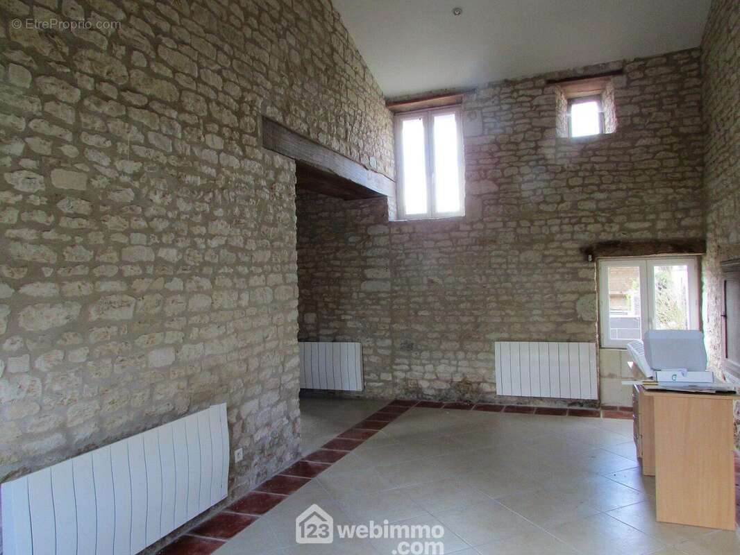 Maison 242 m² à Ceaux-En-Loudun  - photo 8