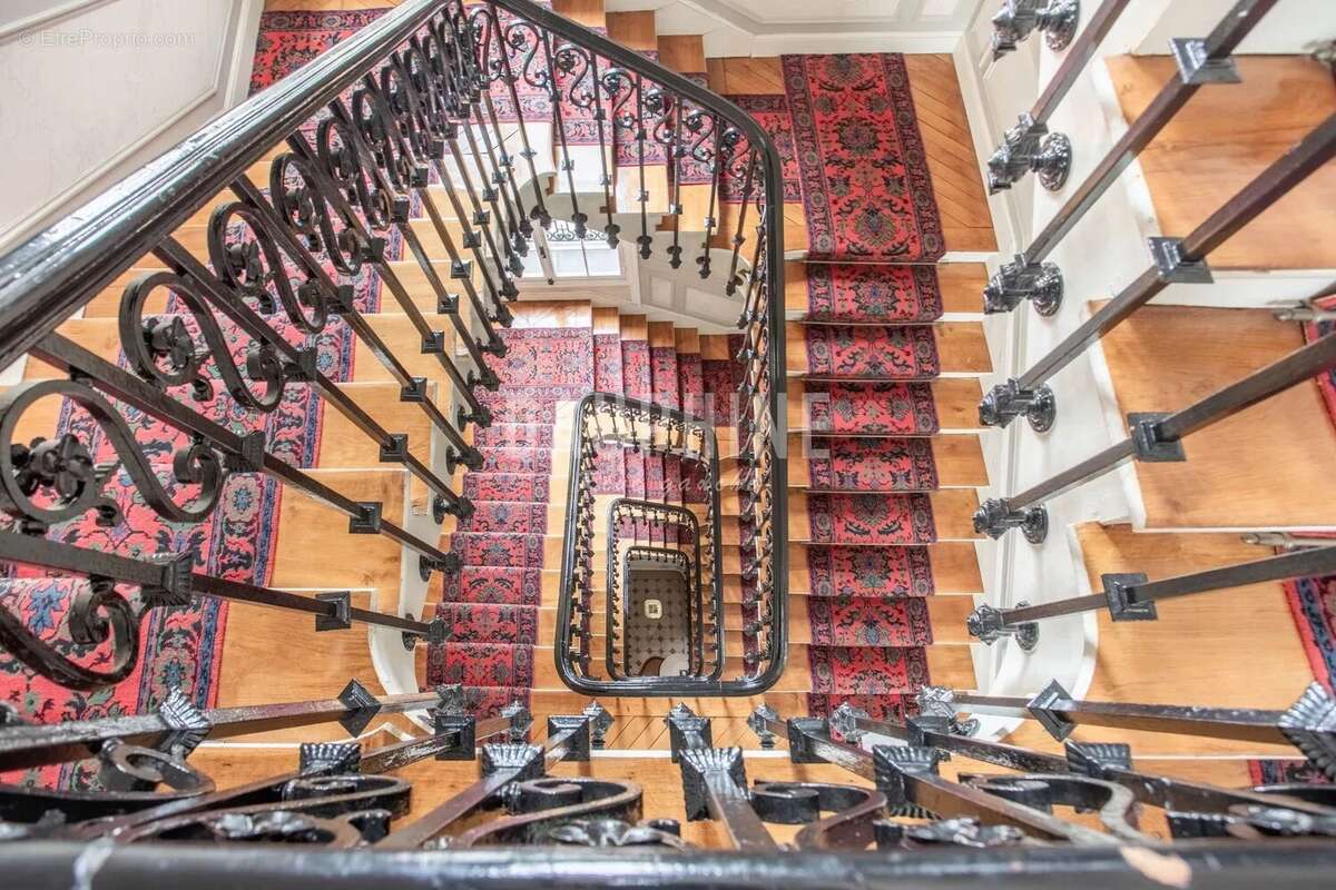 Appartement à PARIS-14E