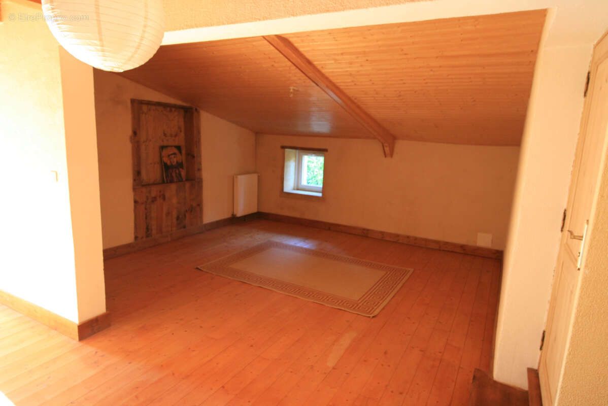  Maison en pierre six chambres deux bureaux - photo 26