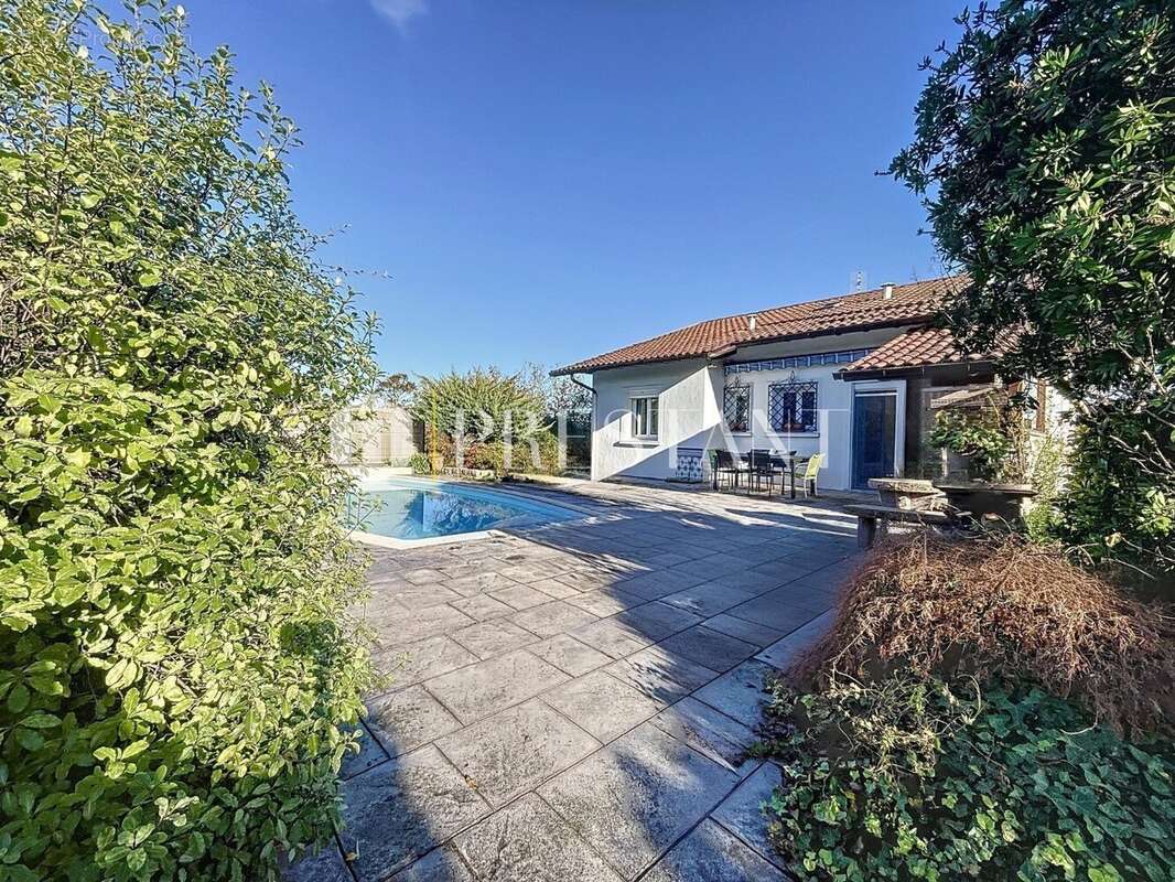 Maison à BASSUSSARRY