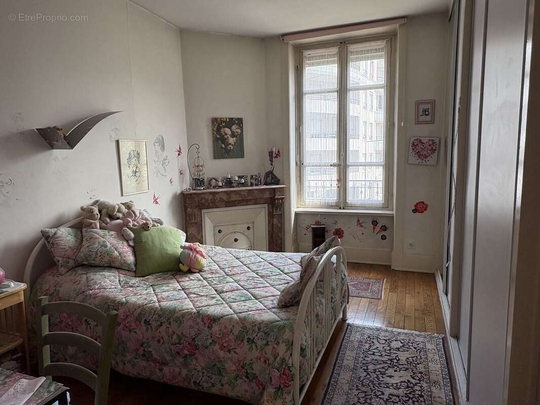 Maison 120 m² à Villeurbanne  - photo 8