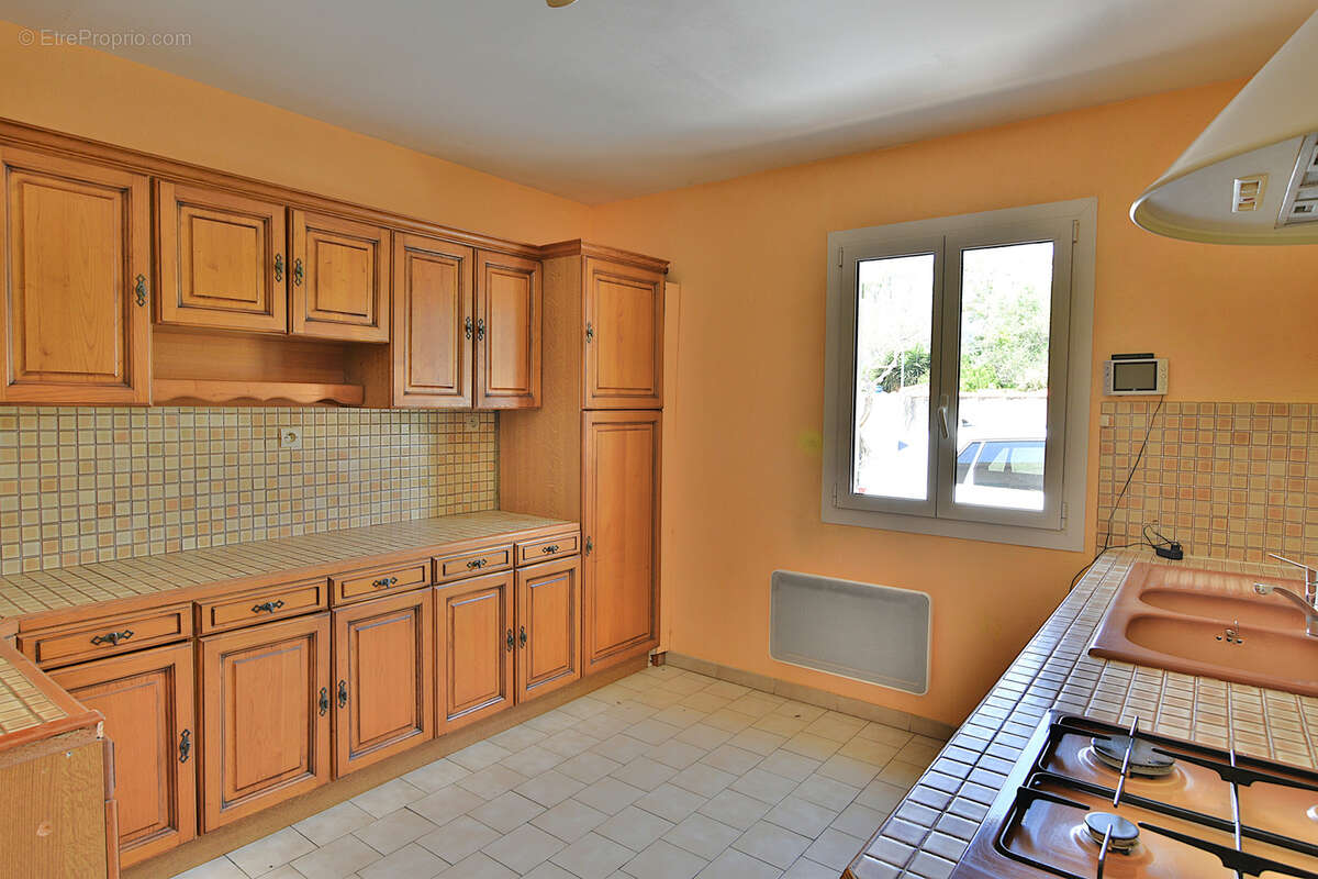 Villa plain pied sur terrain de 638m2 - photo 6
