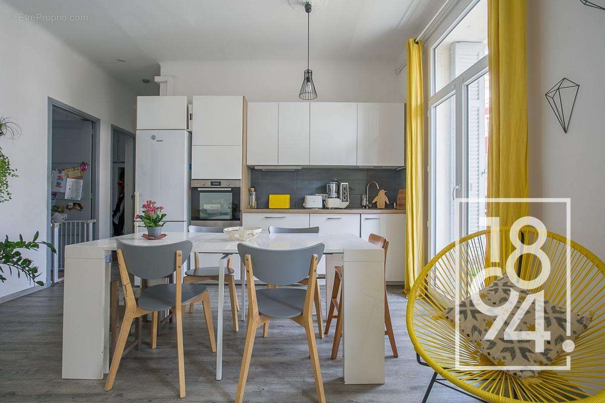 Appartement à MARSEILLE-5E