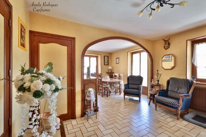 Maison à vendre 8 pièces VERGISSON (71) - photo 6