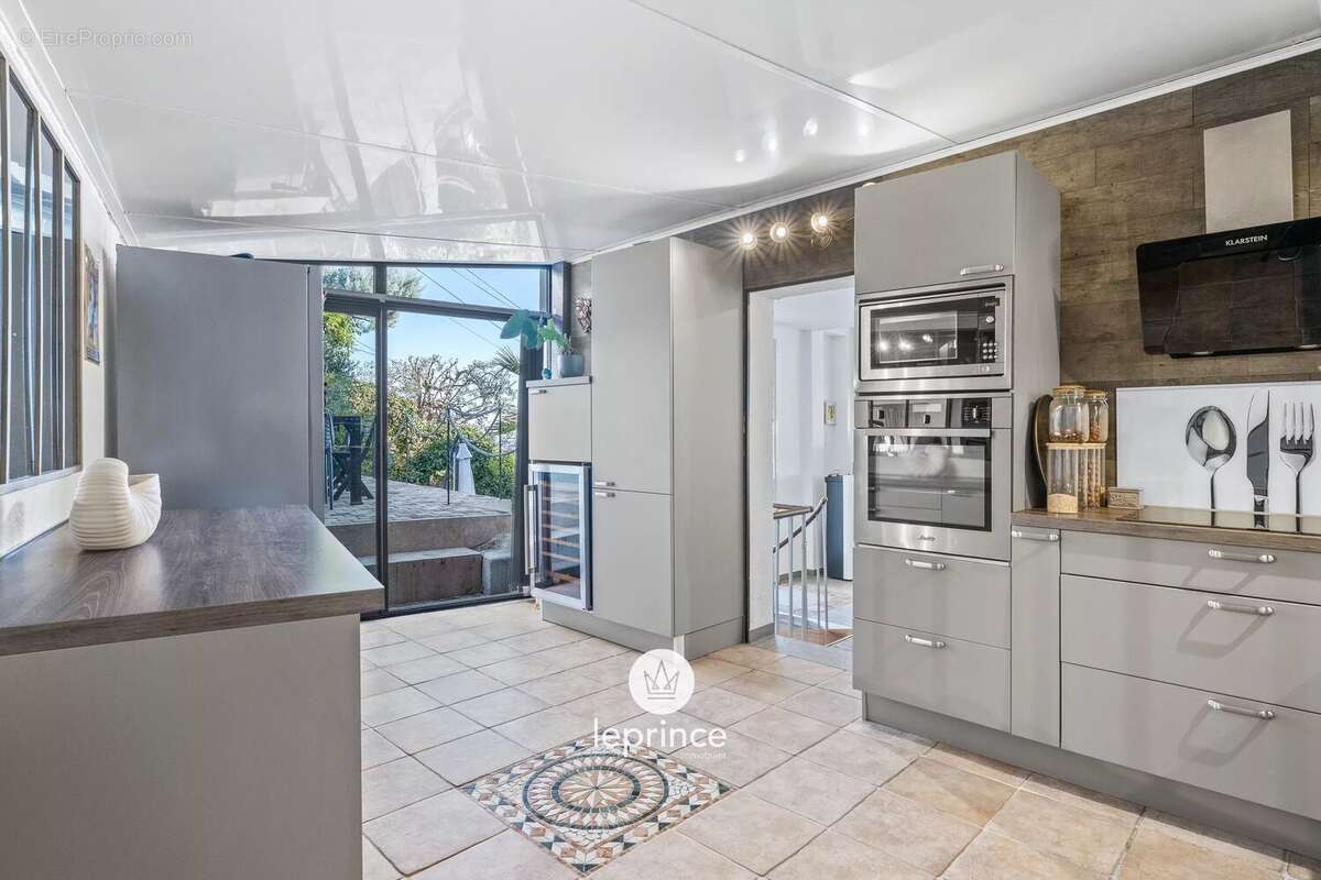 Appartement à VENCE