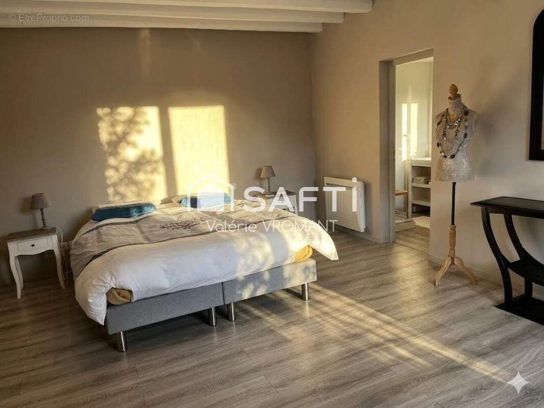 Maison 252 m² à Luzille  - photo 7