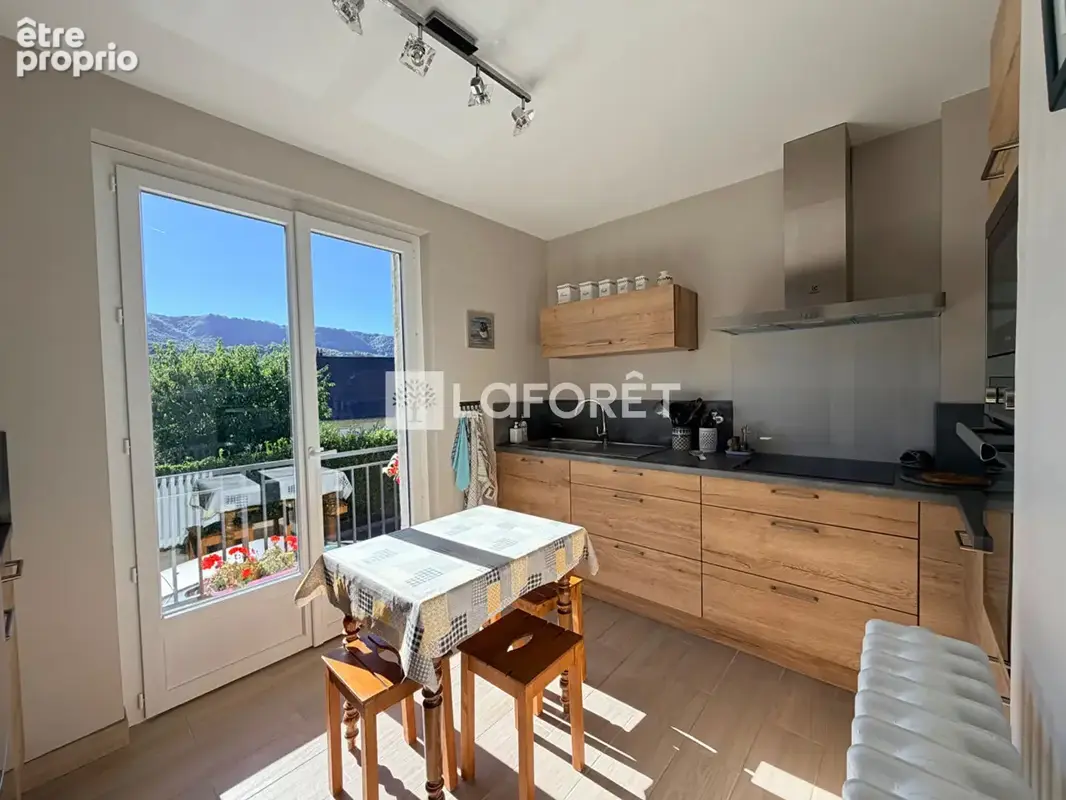 Secteur Vic Sur Cere maison 5 pièces118 m2 sur un parcelle de 340 m² - photo 9