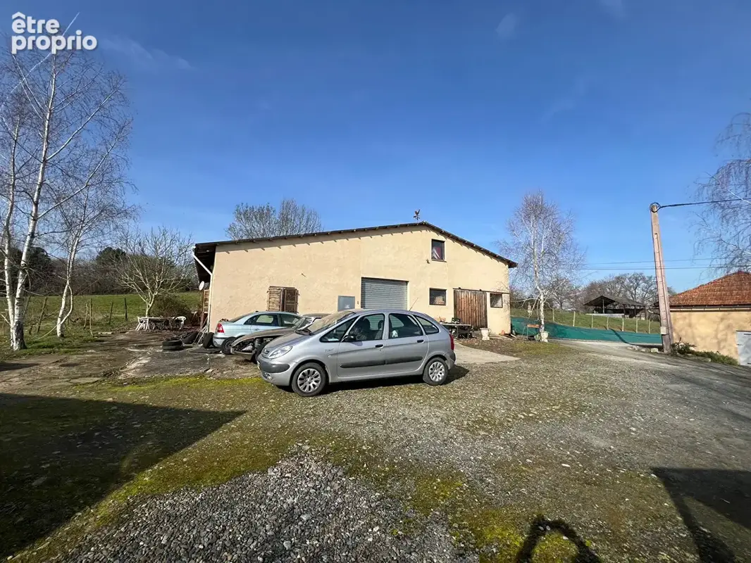 Maison de plain - pied avec 3ha de terrain attenant - photo 2
