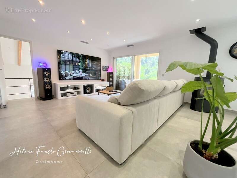 Maison à OMESSA