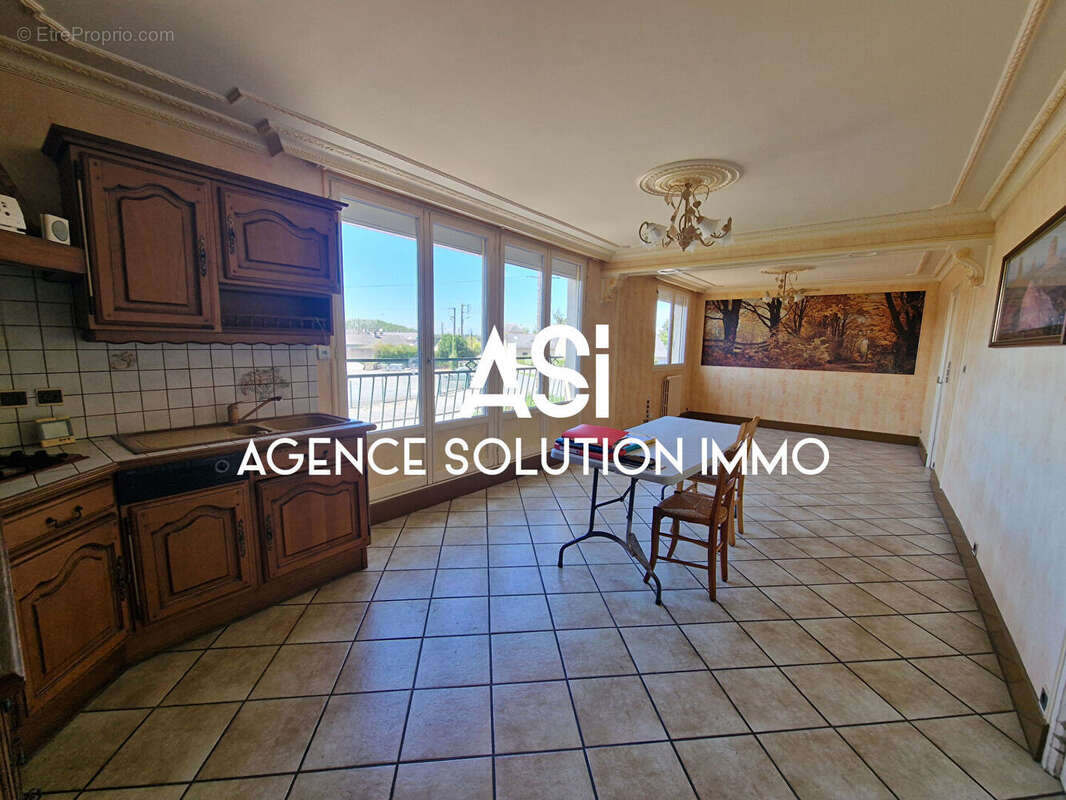 Maison à SAINT-PIERRE-LA-COUR