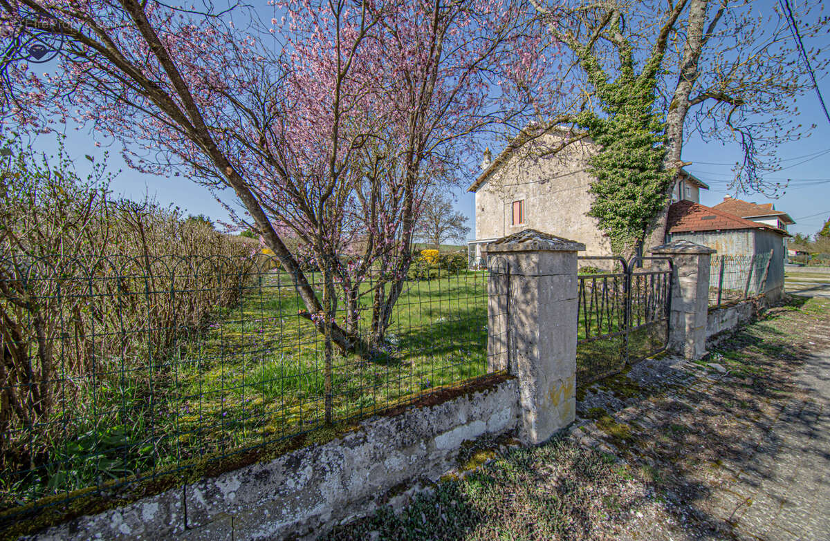 Appartement à VAUCOULEURS