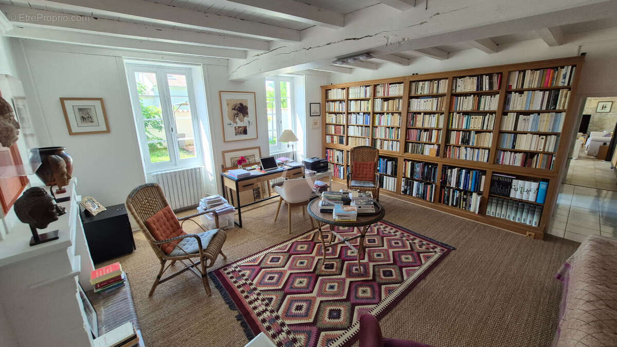 Maison à FONTCOUVERTE