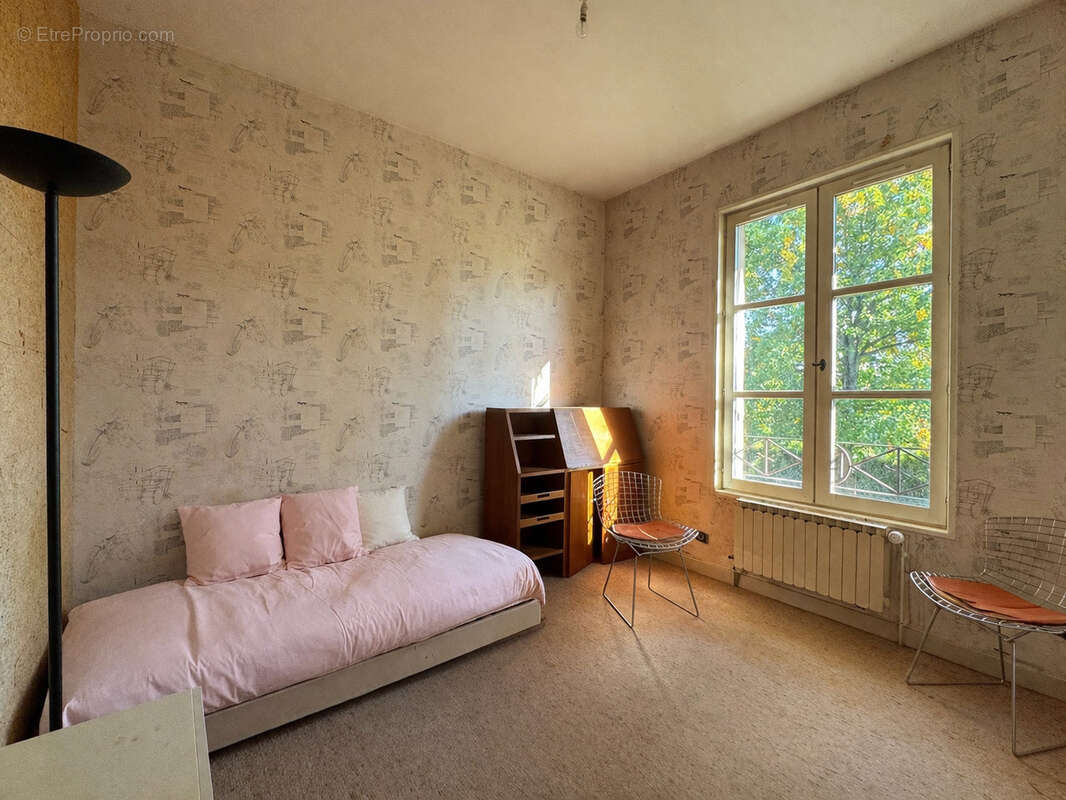 Maison à COLLONGES-AU-MONT-D'OR