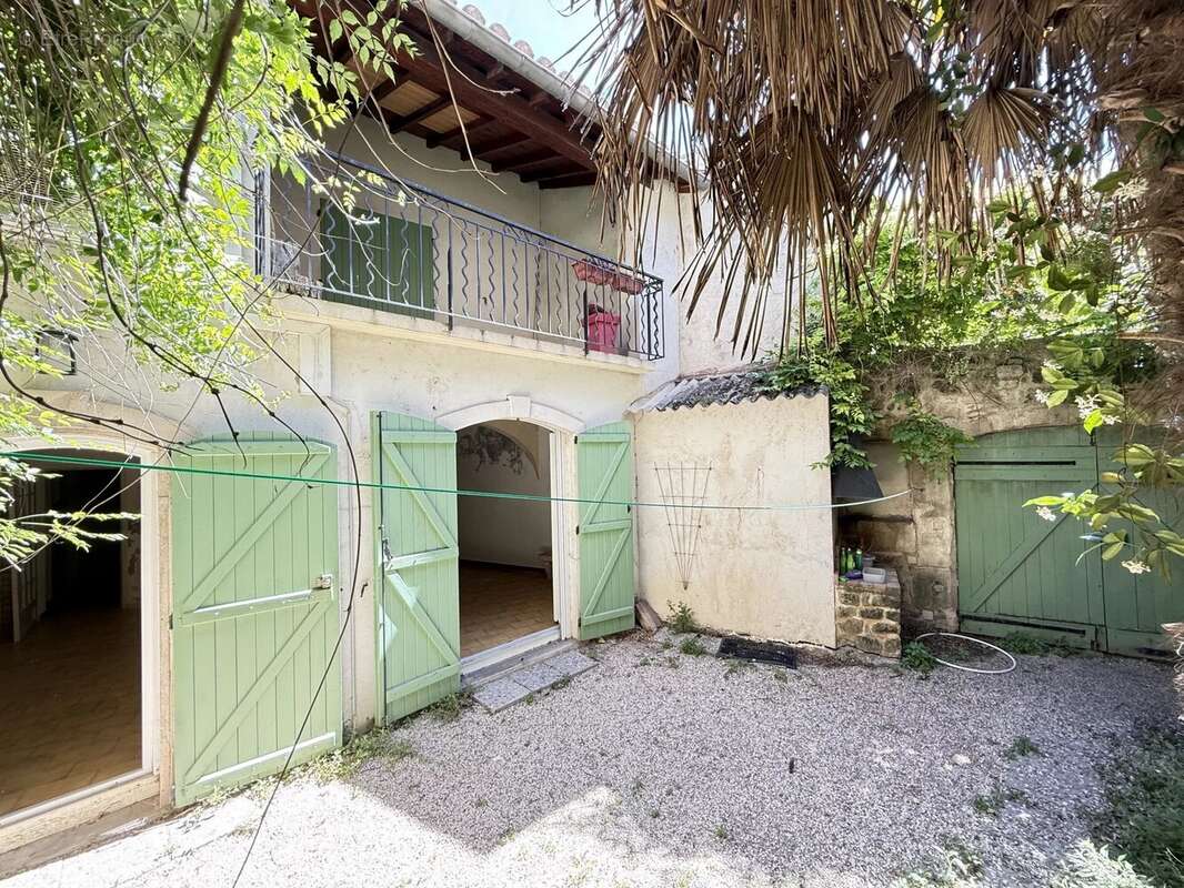 Maison 5 pièces avec jardin et terrasse - photo 2
