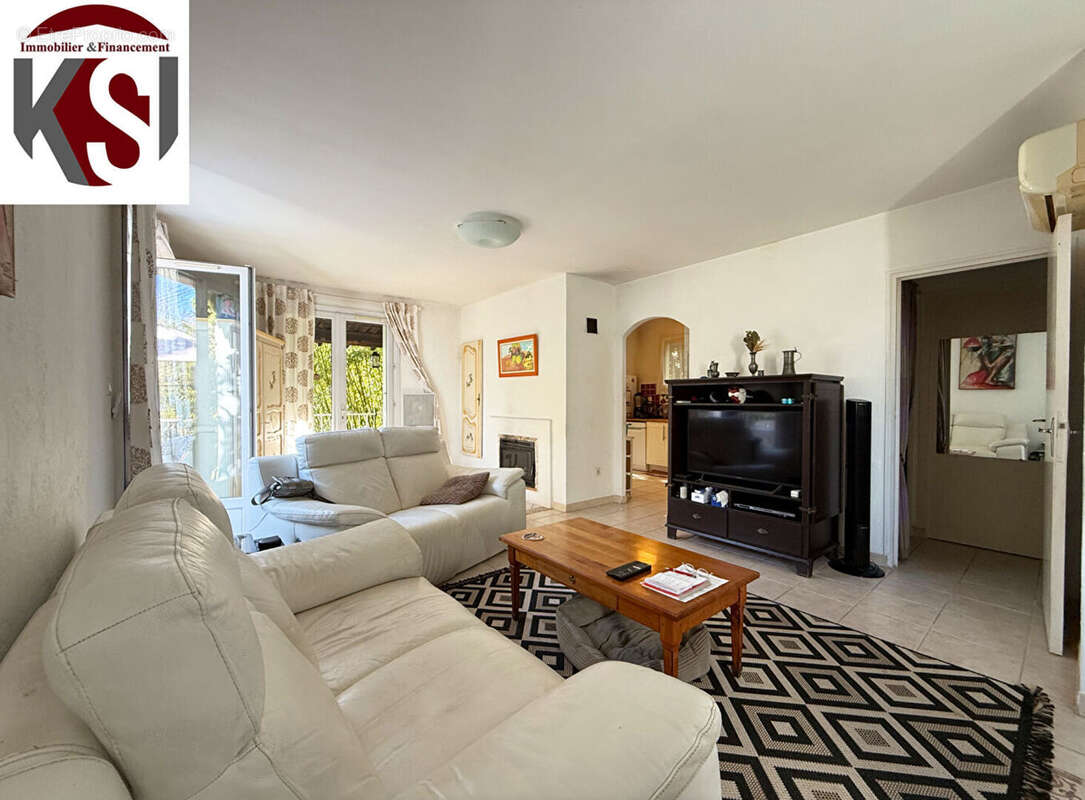 Maison à SEILLONS-SOURCE-D&#039;ARGENS