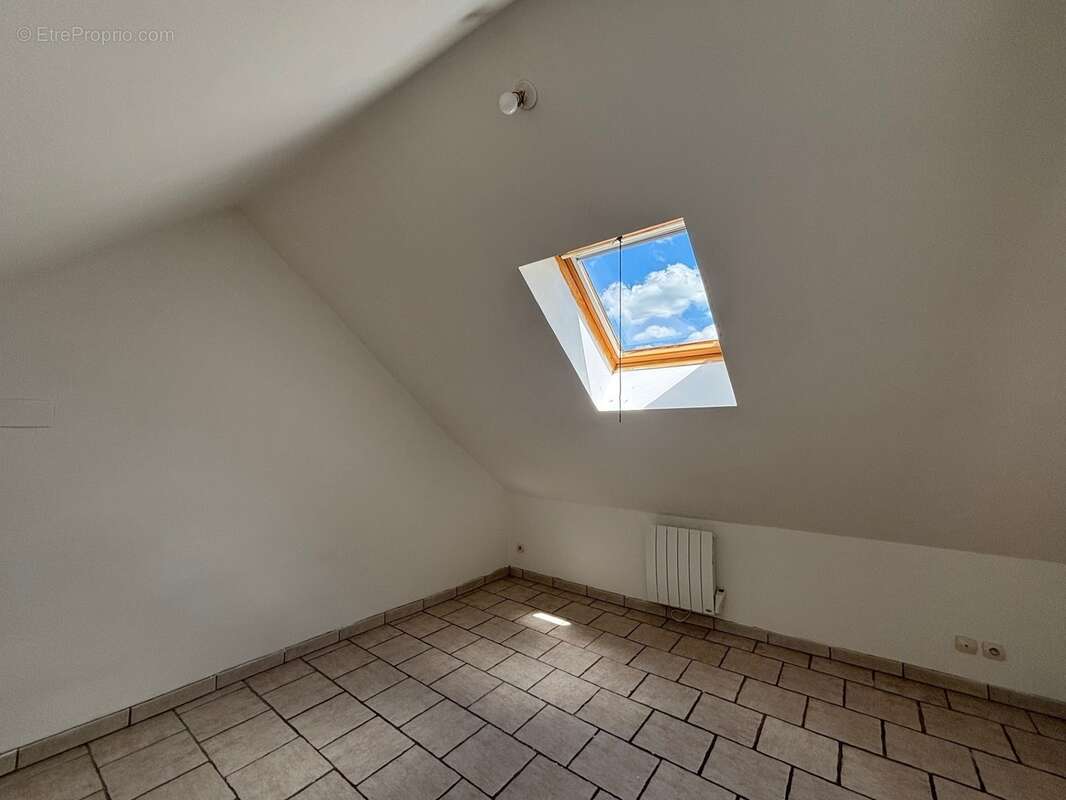Maison à vendre 2 pièces LA CHARITE SUR LOIRE (58) - photo 4