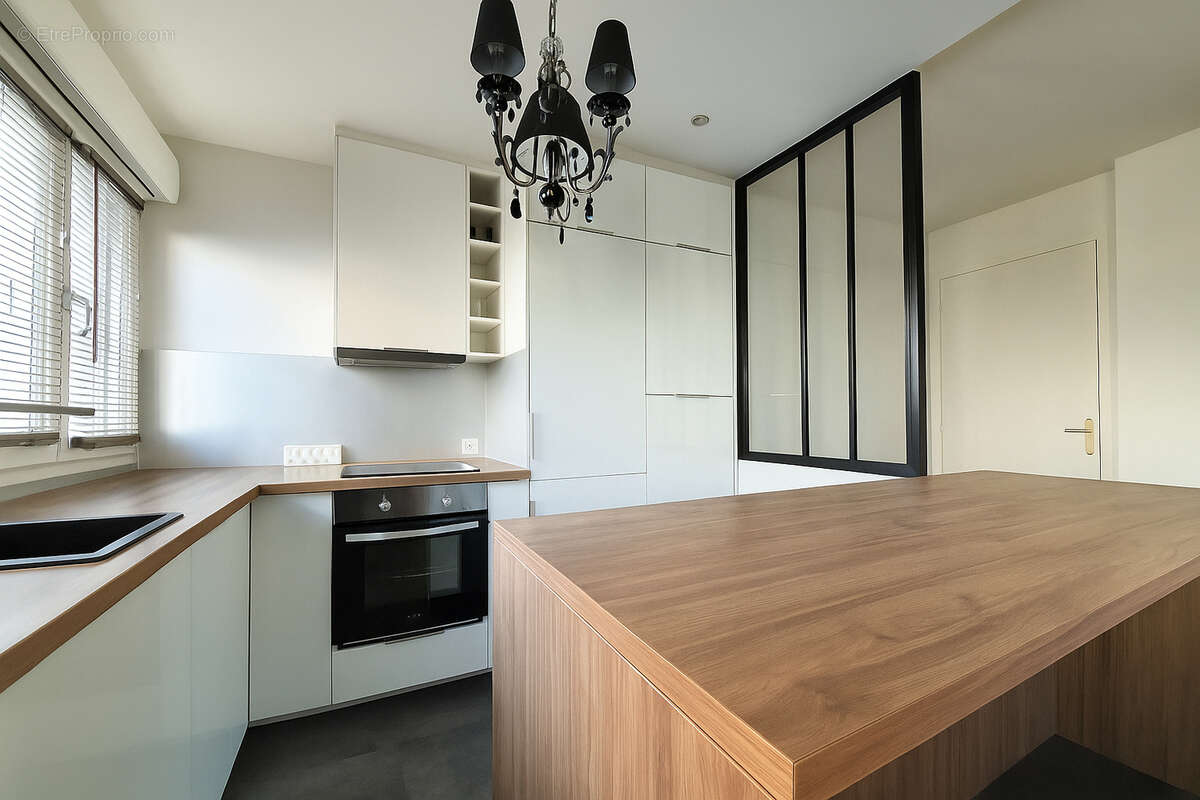 Appartement à LA GARENNE-COLOMBES