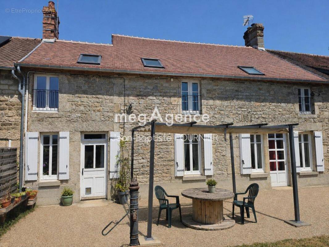 Maison à LONRAI