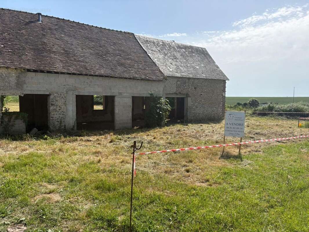 Terrain 990 m² à La Boissiere  - photo 2