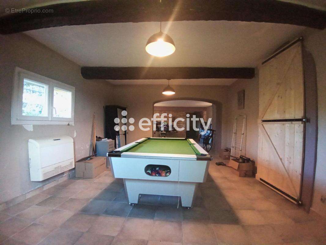 Maison à CAMARET-SUR-AIGUES