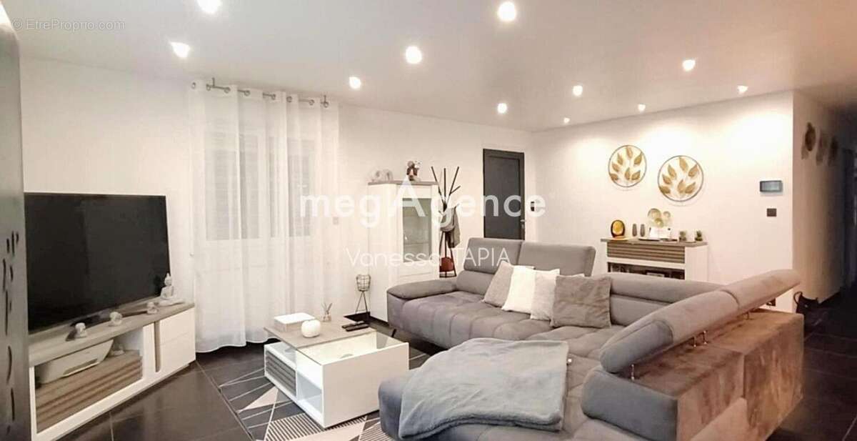 Maison à ROMILLY-SUR-SEINE