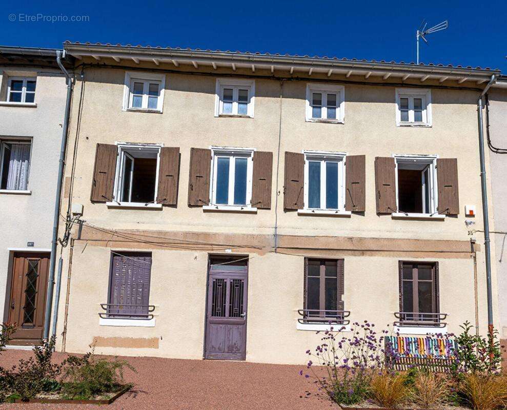 Maison à PANISSIERES