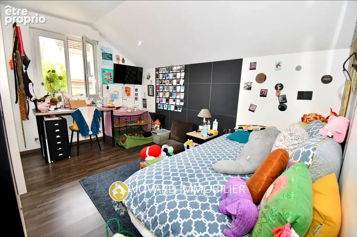 Maison Spacieuse de 148 m2 au Cœur du Vieux Saint Brice - photo 9