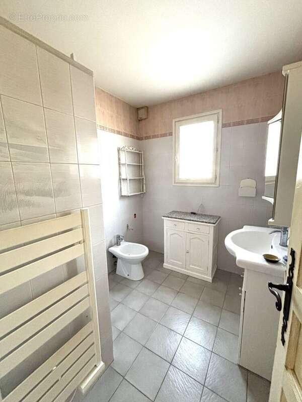 Maison à LE MUY