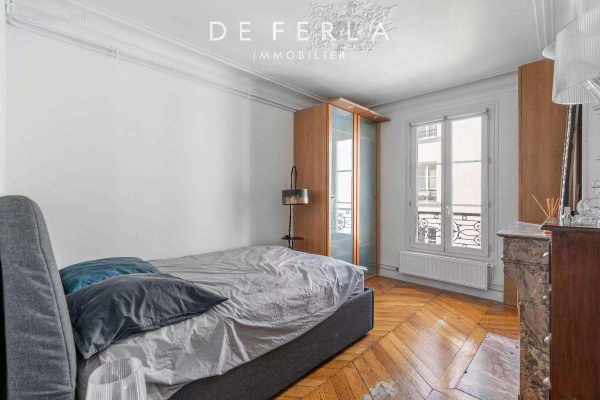 Appartement à PARIS-14E