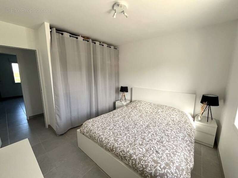 Maison à SAINT-JEAN-D'ANGELY